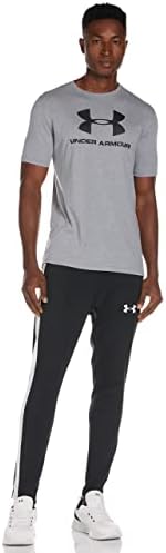 Мъжка тениска с логото на Under Armour е в Спортен стил с къс ръкав