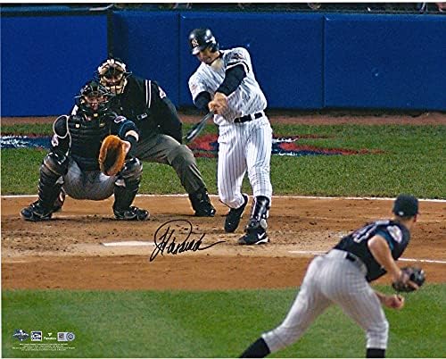 Снимка Хорхе Посады Ню Йорк Янкис с автограф 16 x 20 2001 Хоумран Световните серии Снимки на MLB с автограф